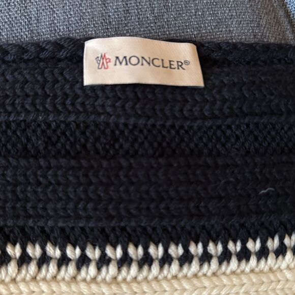 Moncler Color Block Fisherman Rib Knit Wool Unisex Extra Long Scarf. - Picture 5 of 5